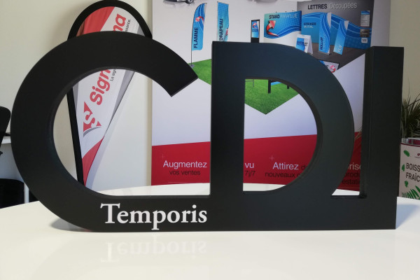 Lettres découpées