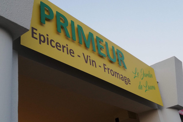 Lettres découpées