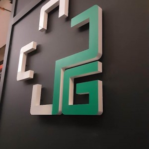 pharmacie_logo_led_design_conception_pose_team_garet_croix_pharma_pharmacie__enseigne_enseigne_onvousvoitdeloin.jpg