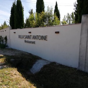 enseigne-lumineuse-restaurant.jpg