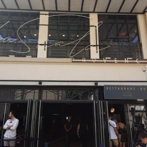 La-Scala-theatre---enseigne-avignon-festival-off-avignon-2023-on-vous-voit-de-loin-culture-enseigne.jpg